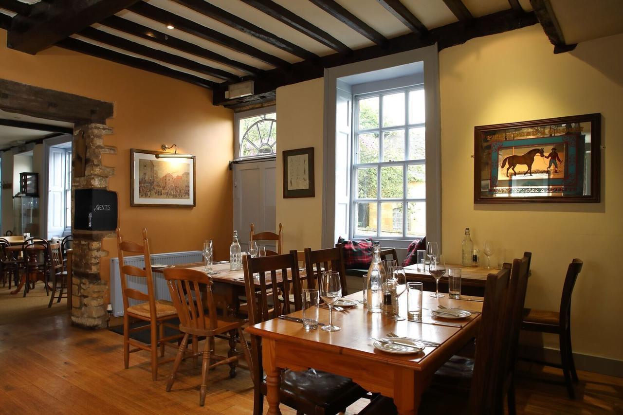 Horse And Groom Moreton-in-Marsh ภายนอก รูปภาพ
